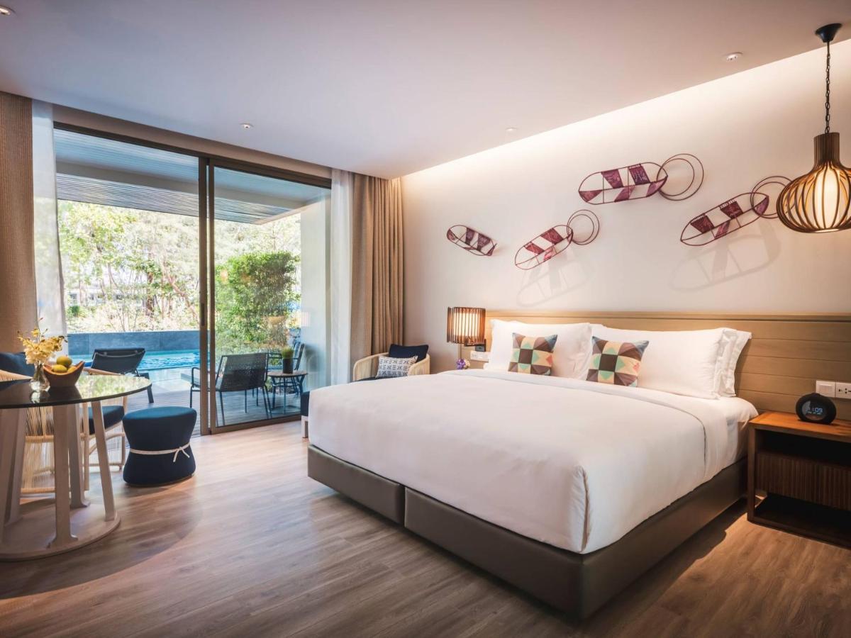 Avani Plus Khao Lak Resort Bagian luar foto