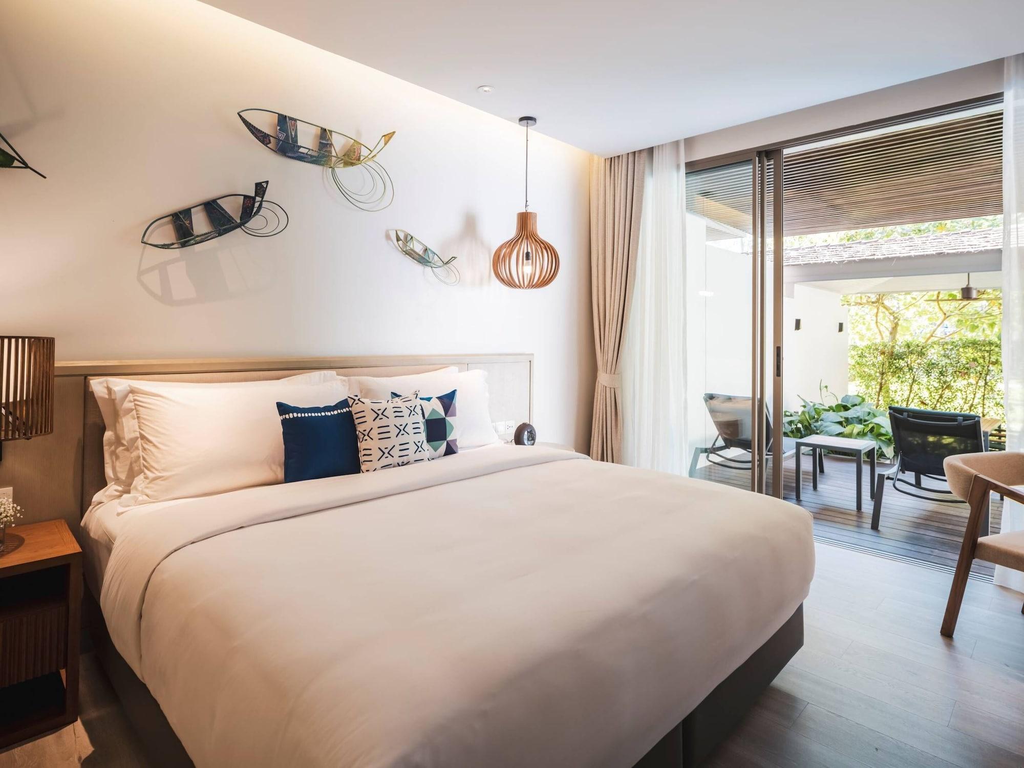 Avani Plus Khao Lak Resort Bagian luar foto