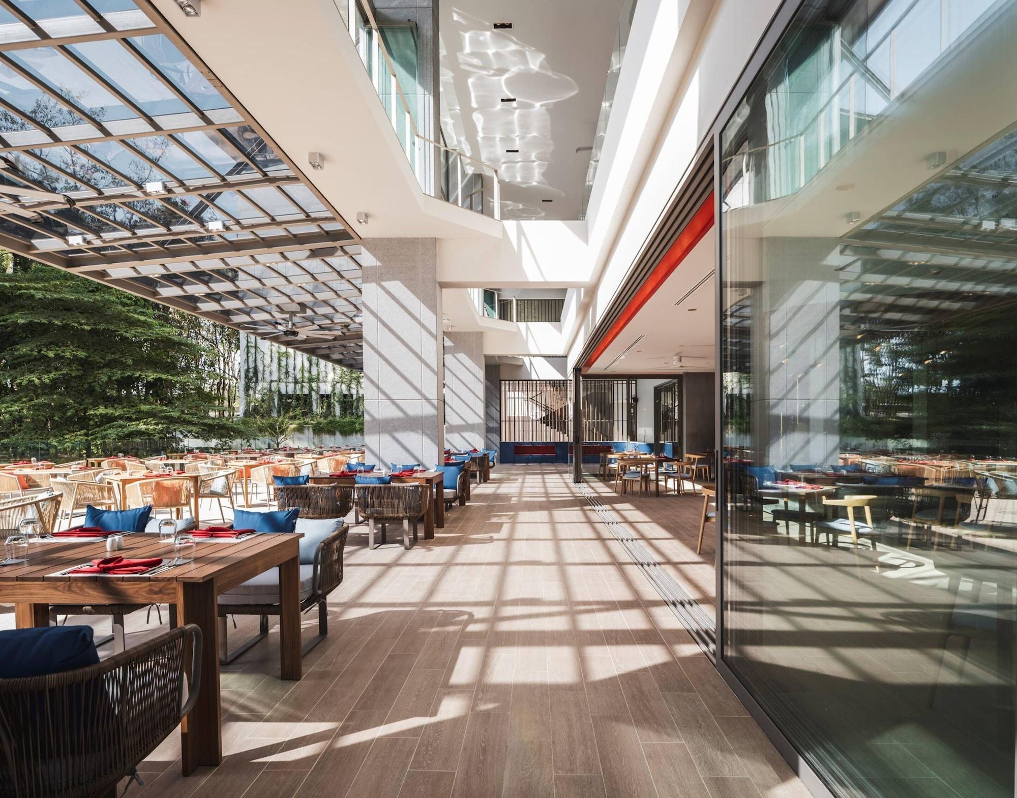 Avani Plus Khao Lak Resort Bagian luar foto