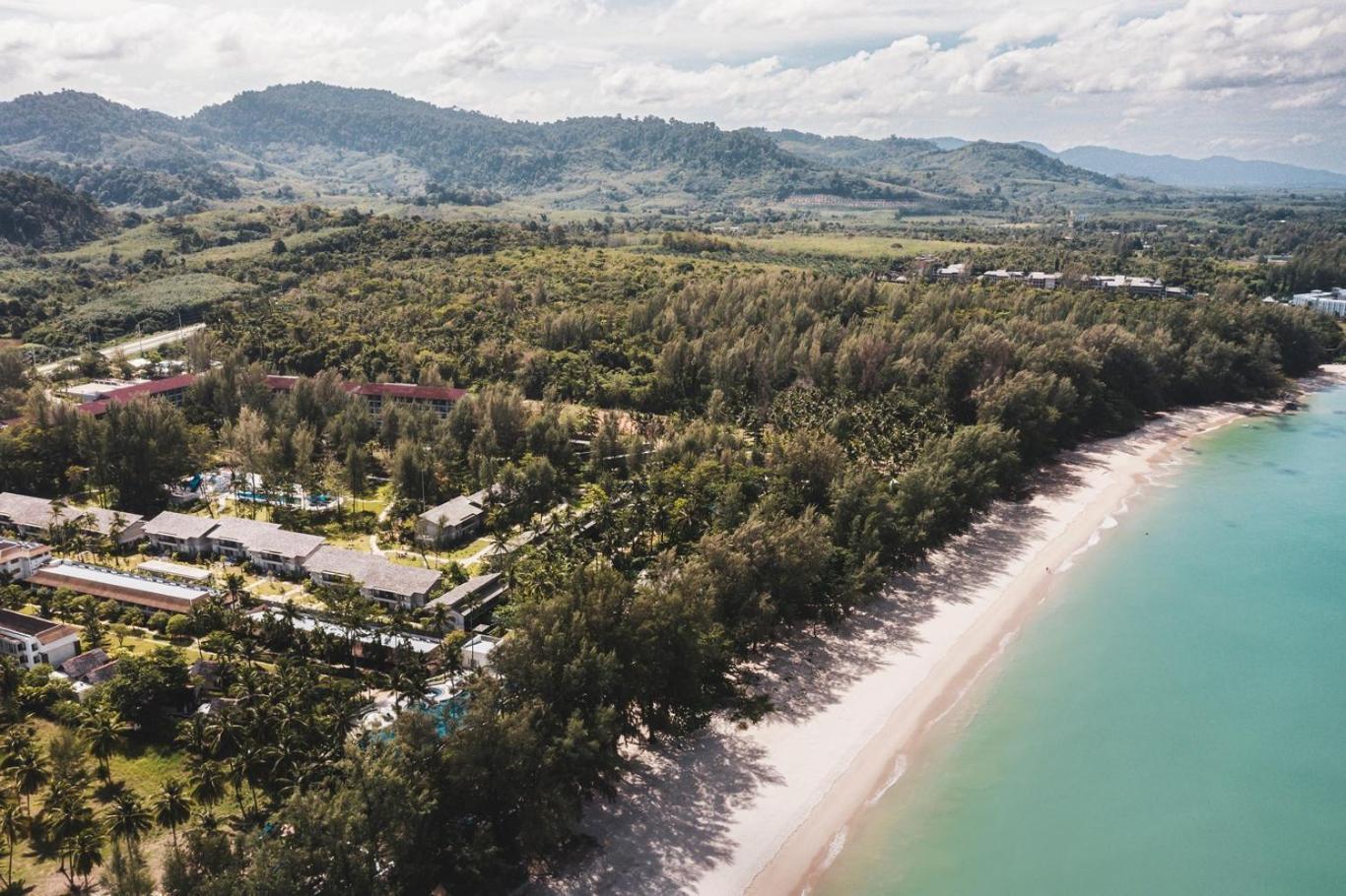 Avani Plus Khao Lak Resort Bagian luar foto