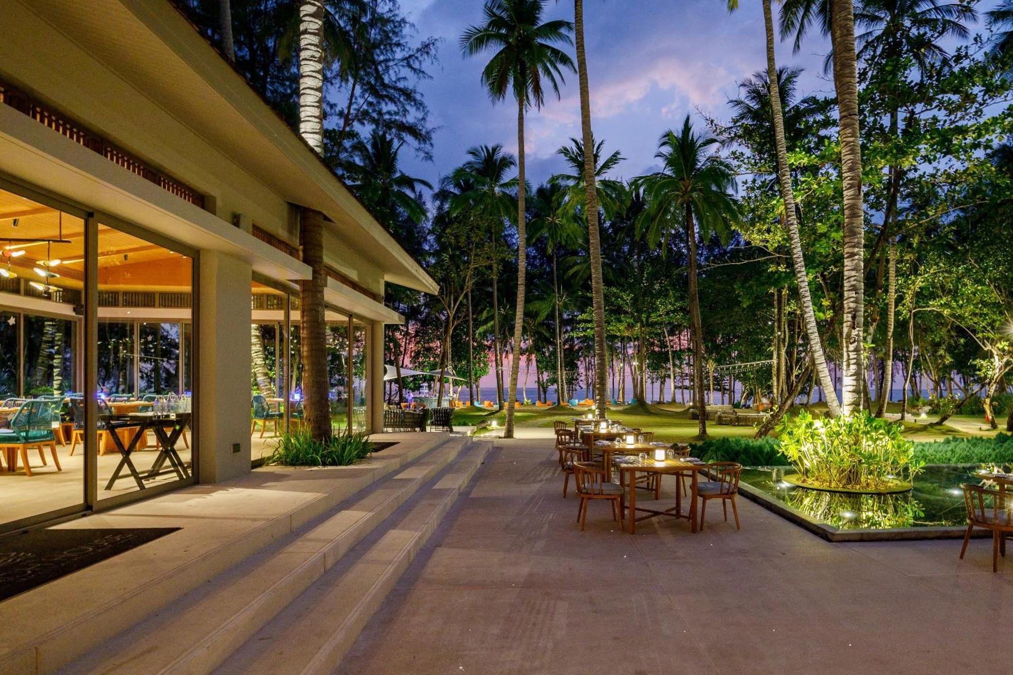 Avani Plus Khao Lak Resort Bagian luar foto