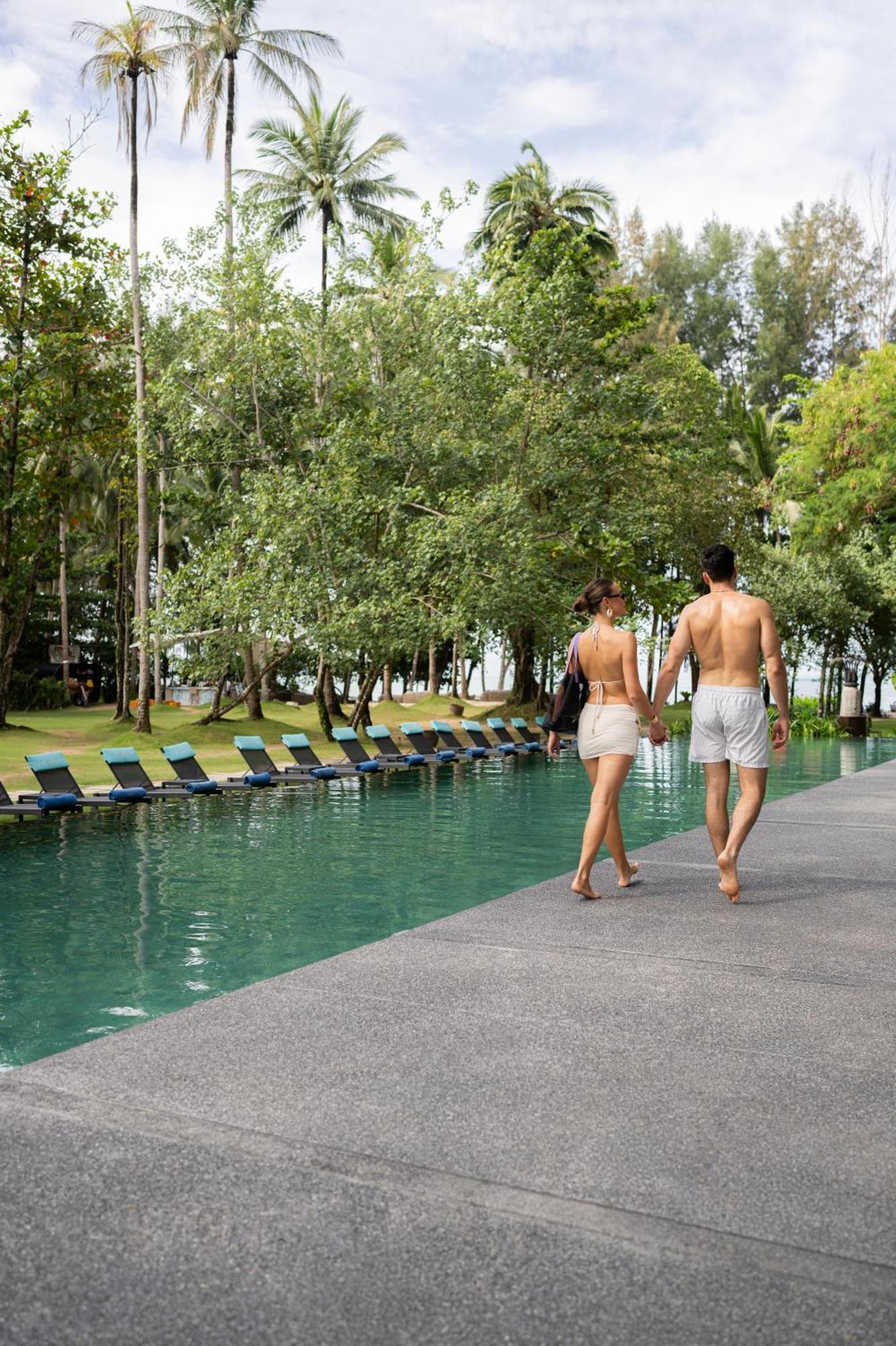 Avani Plus Khao Lak Resort Bagian luar foto